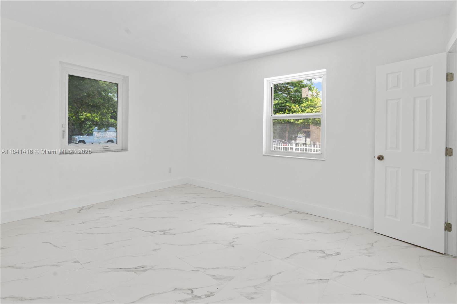 RIDGE CREST - Residential