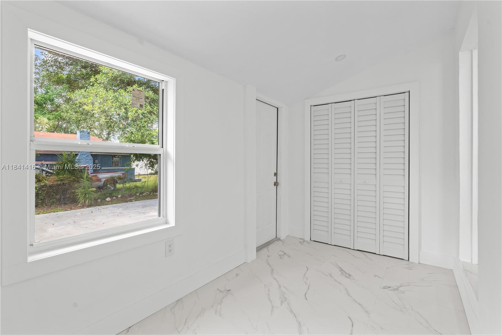 RIDGE CREST - Residential