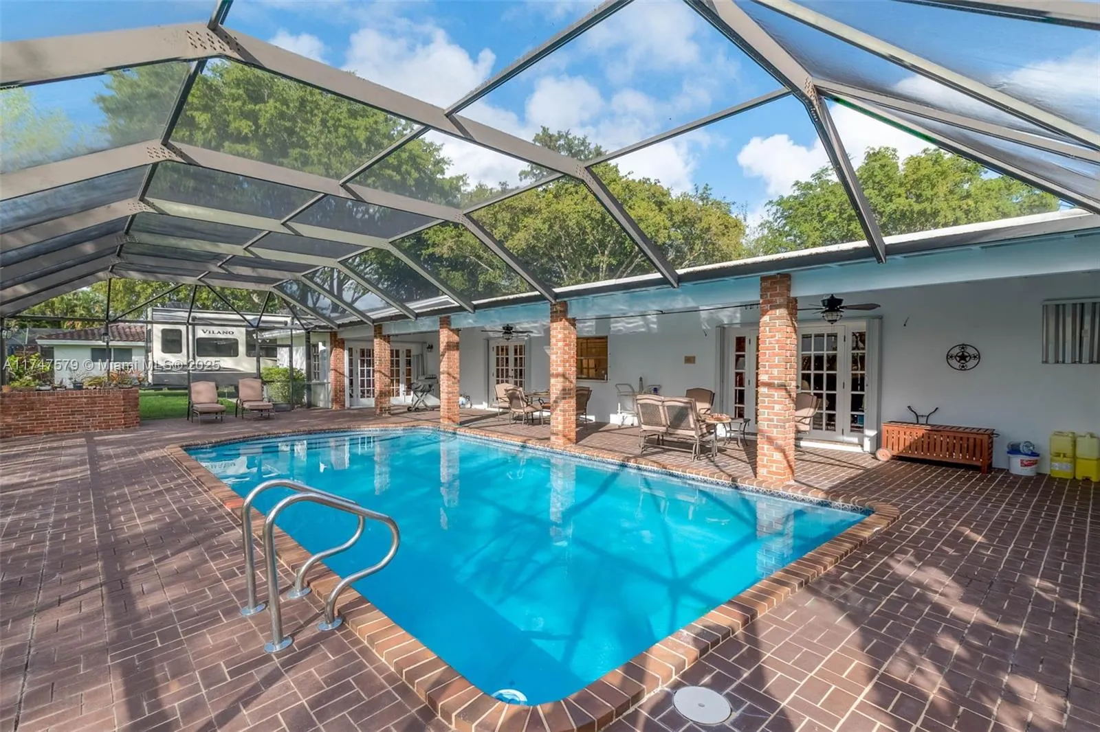 Palmetto Bay, Florida 33157, United States, 4 Bedrooms Bedrooms, ,3 BathroomsBathrooms,Residential,Active,2679