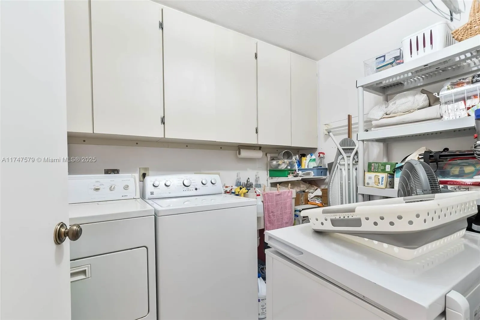 Palmetto Bay, Florida 33157, United States, 4 Bedrooms Bedrooms, ,3 BathroomsBathrooms,Residential,Active,2679