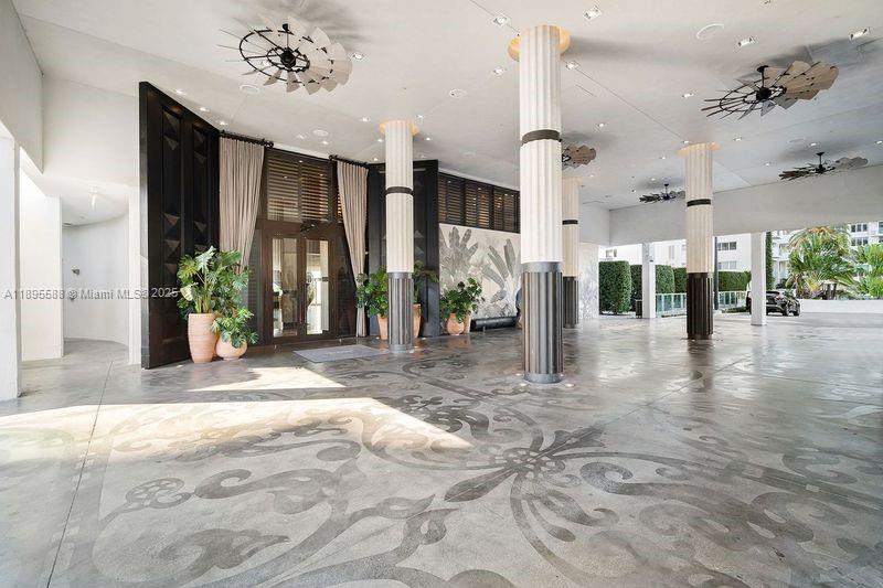 Mondrian - Residential