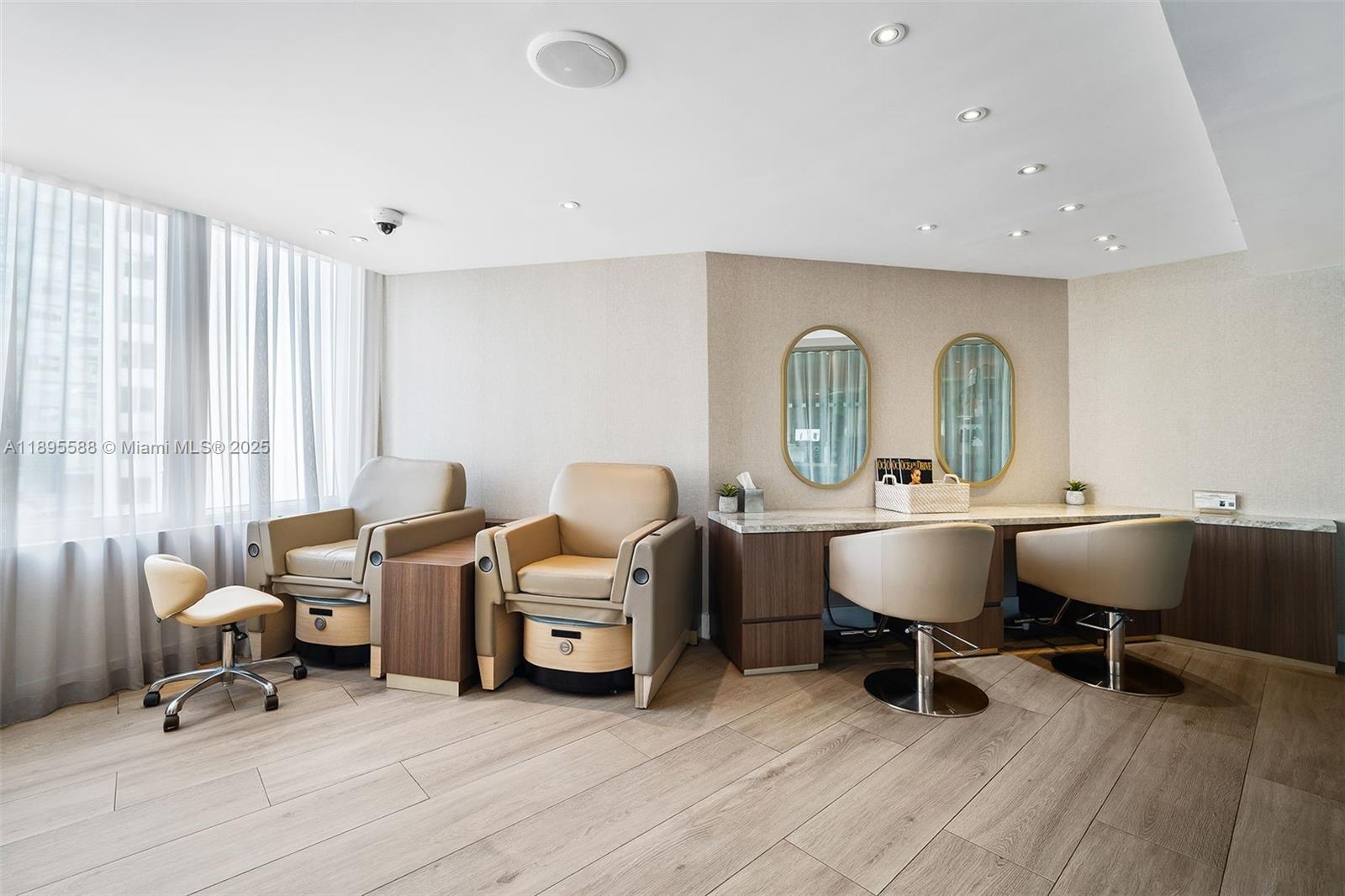 Mondrian - Residential