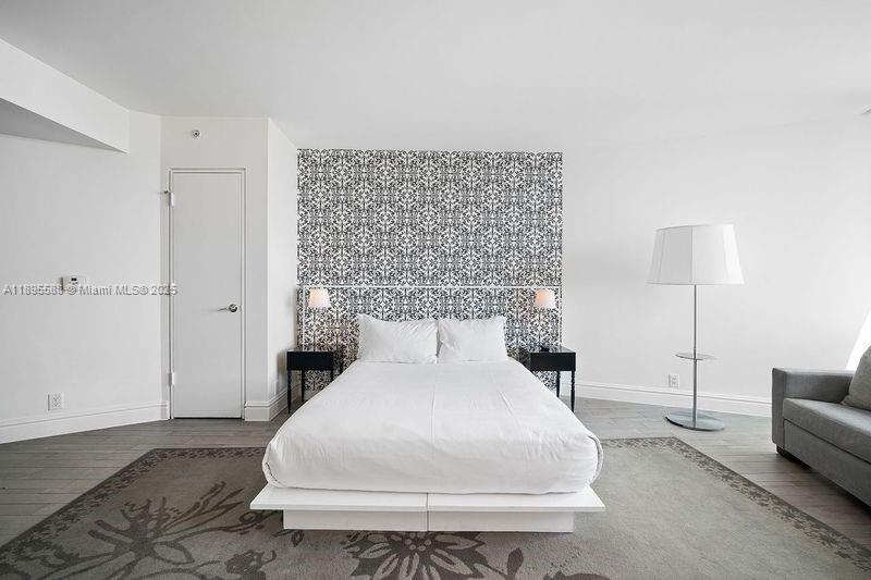View photos, virtual tours, details... 1100 West Ave 819
