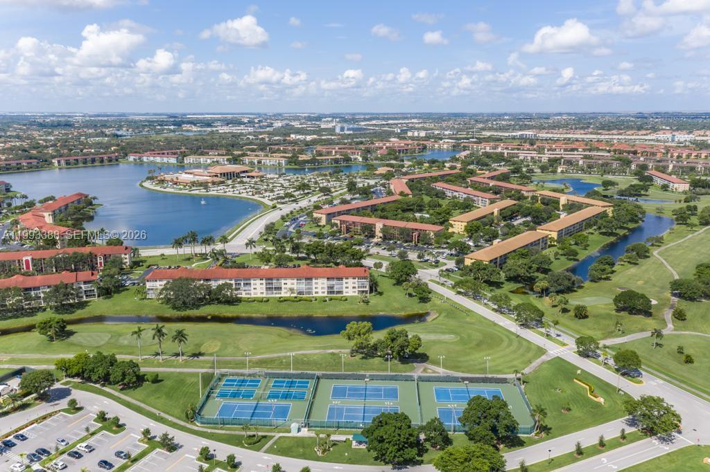 CAMBRIDGE AT CENTURY VILL - Residential