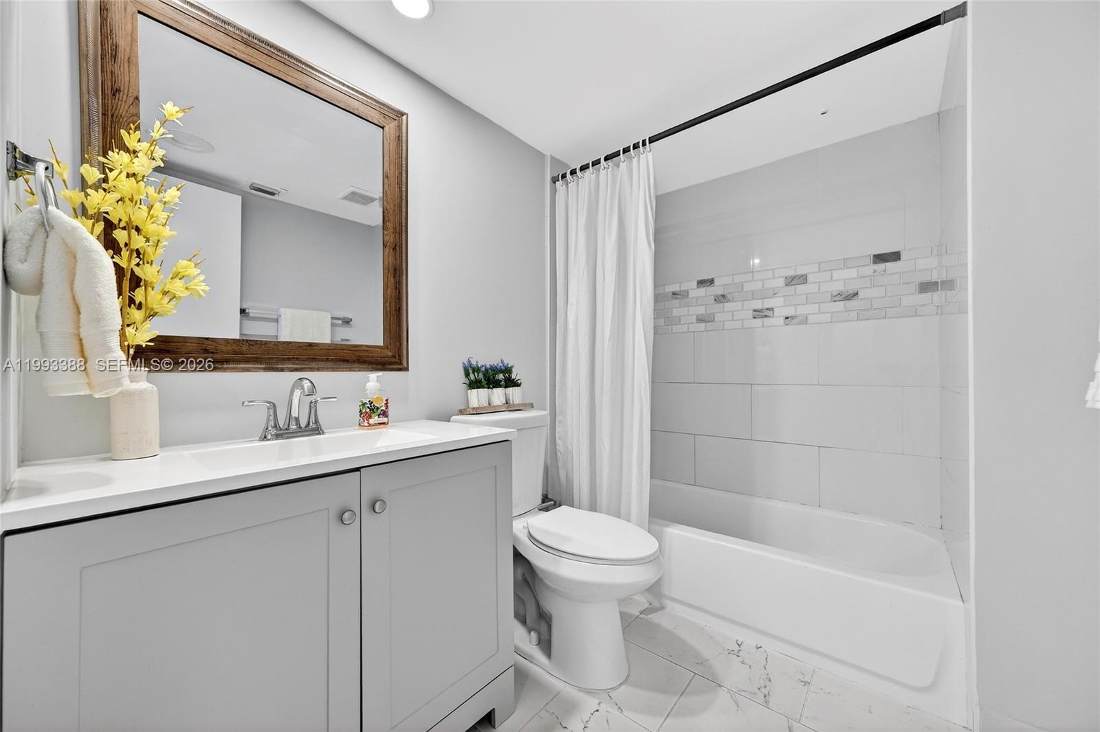 CAMBRIDGE AT CENTURY VILL - Residential