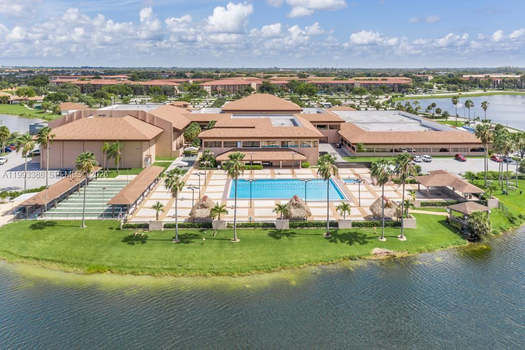 CAMBRIDGE AT CENTURY VILL - Residential