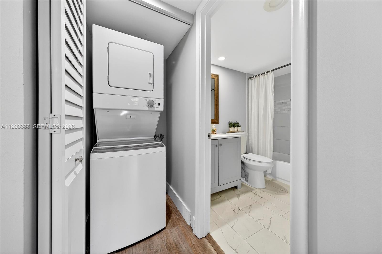 CAMBRIDGE AT CENTURY VILL - Residential