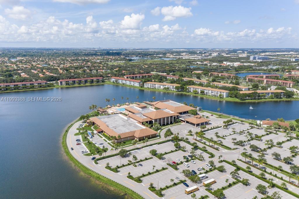 CAMBRIDGE AT CENTURY VILL - Residential