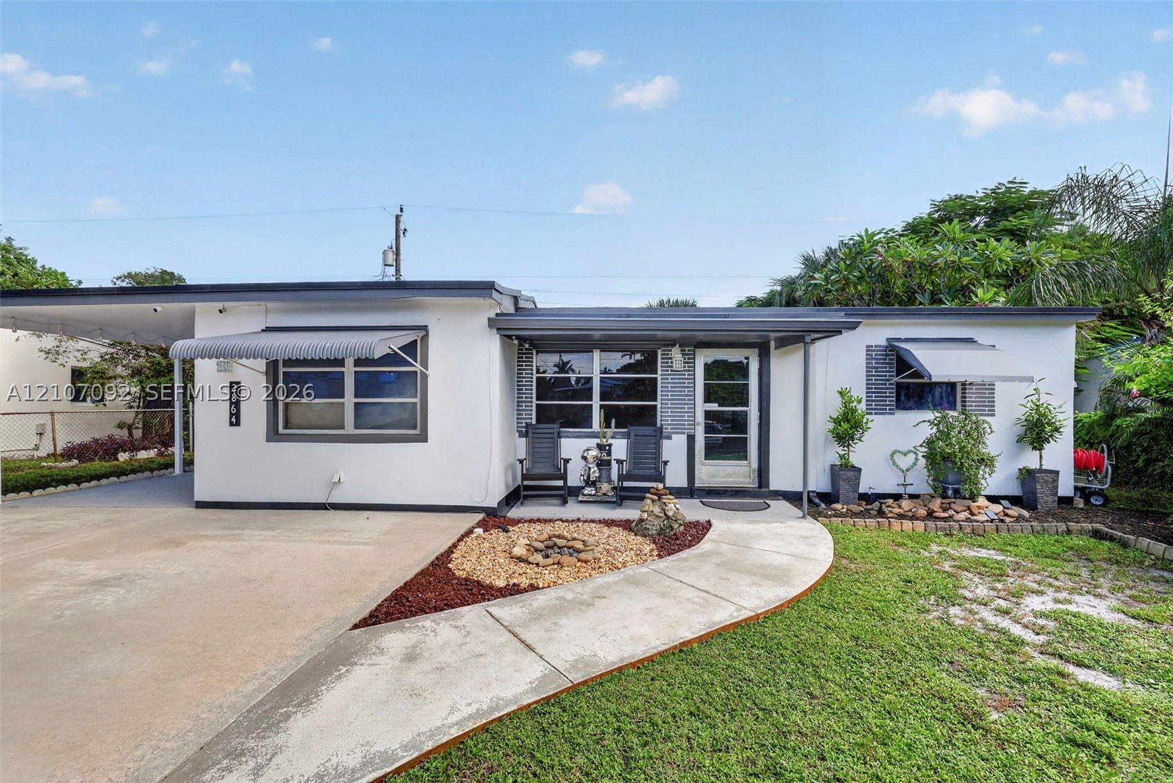 2864 NE 12th Ter