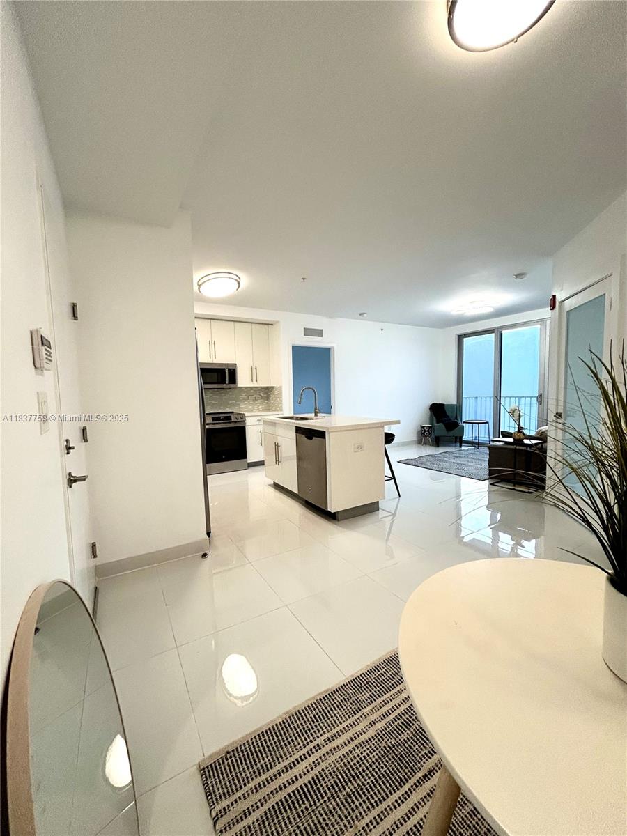 2651 NE 212th Terr 202