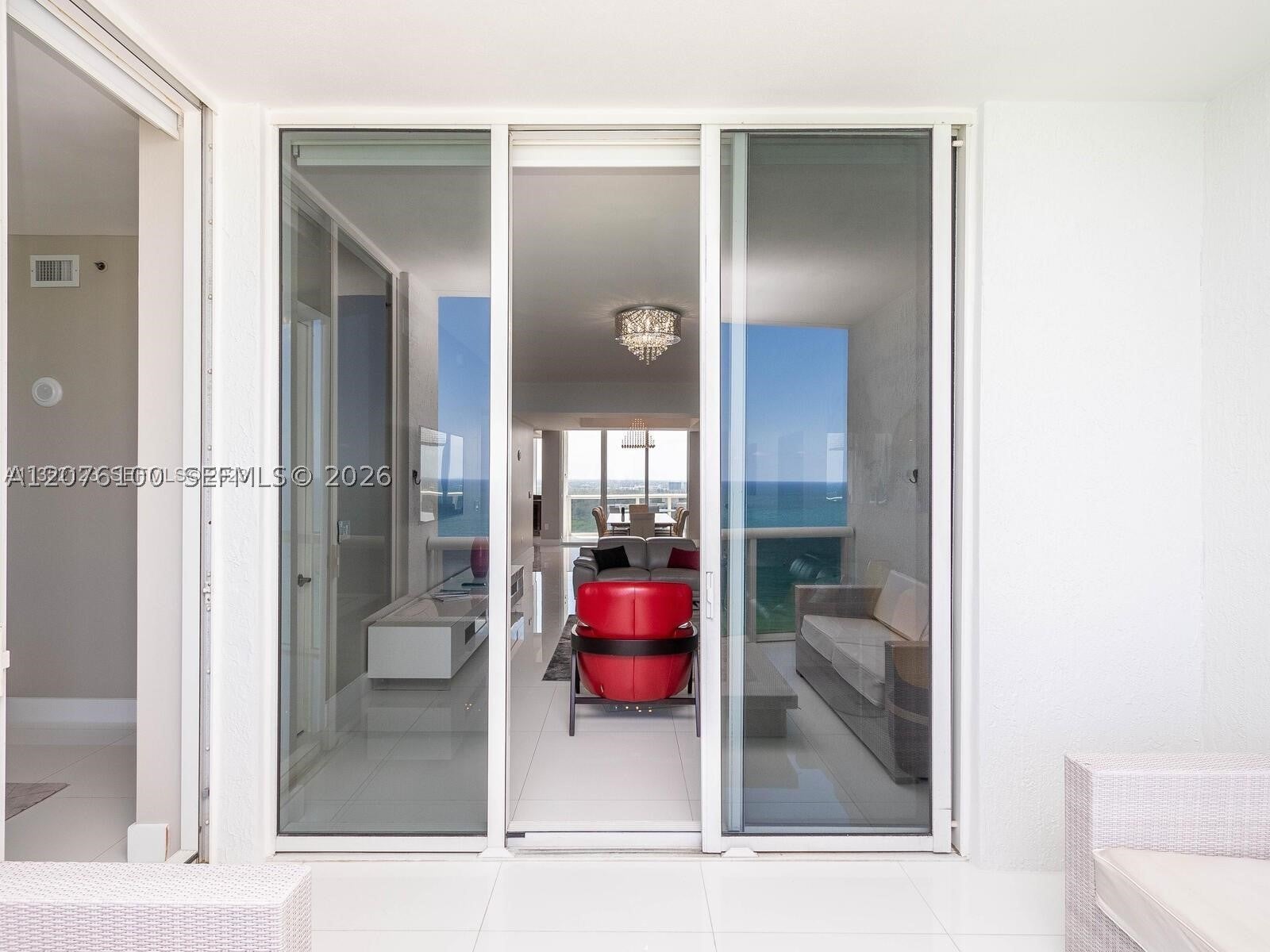 15901 Collins Ave 2504