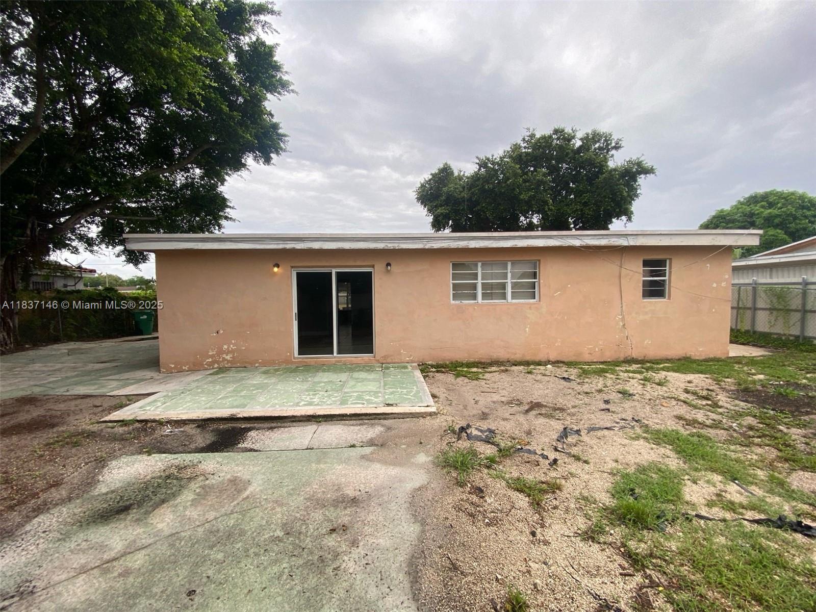 2020 NW 185th Ter, Miami Gardens, FL, 33056/$542,000 2 2020 NW 185th Ter