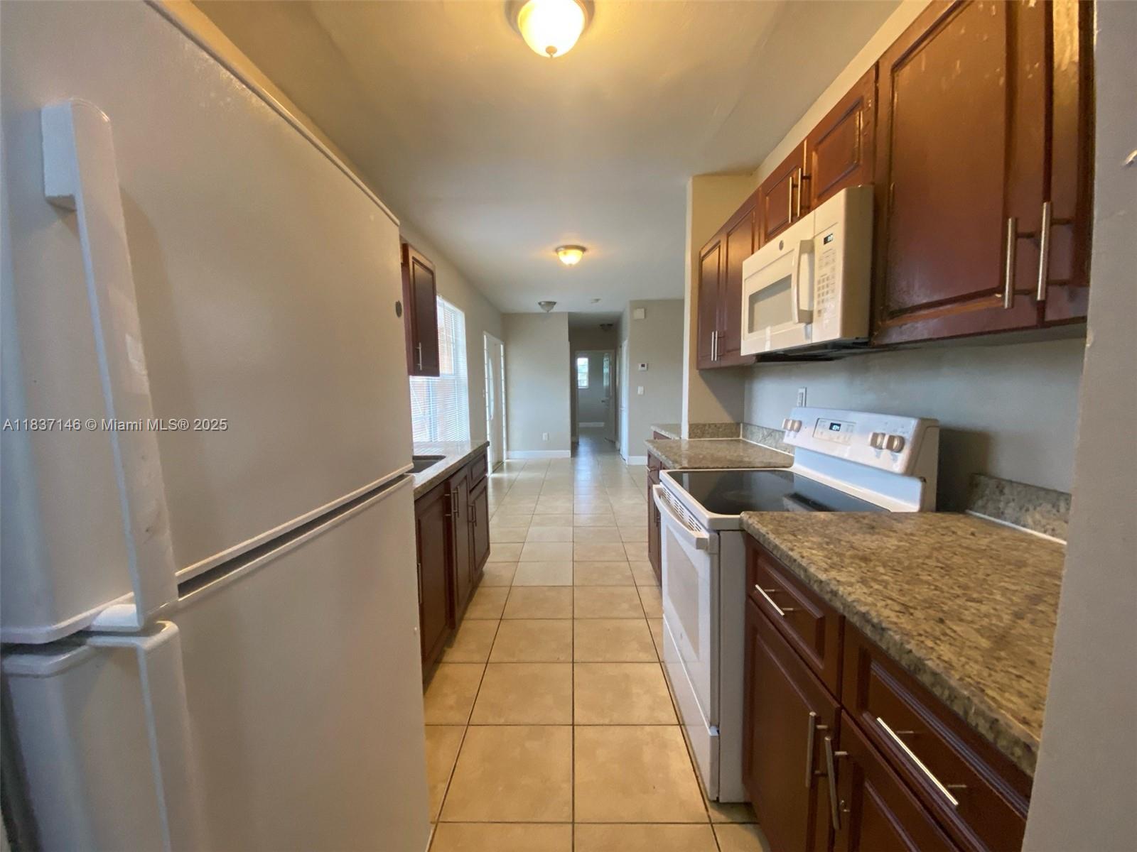 2020 NW 185th Ter, Miami Gardens, FL, 33056/$542,000 3 2020 NW 185th Ter