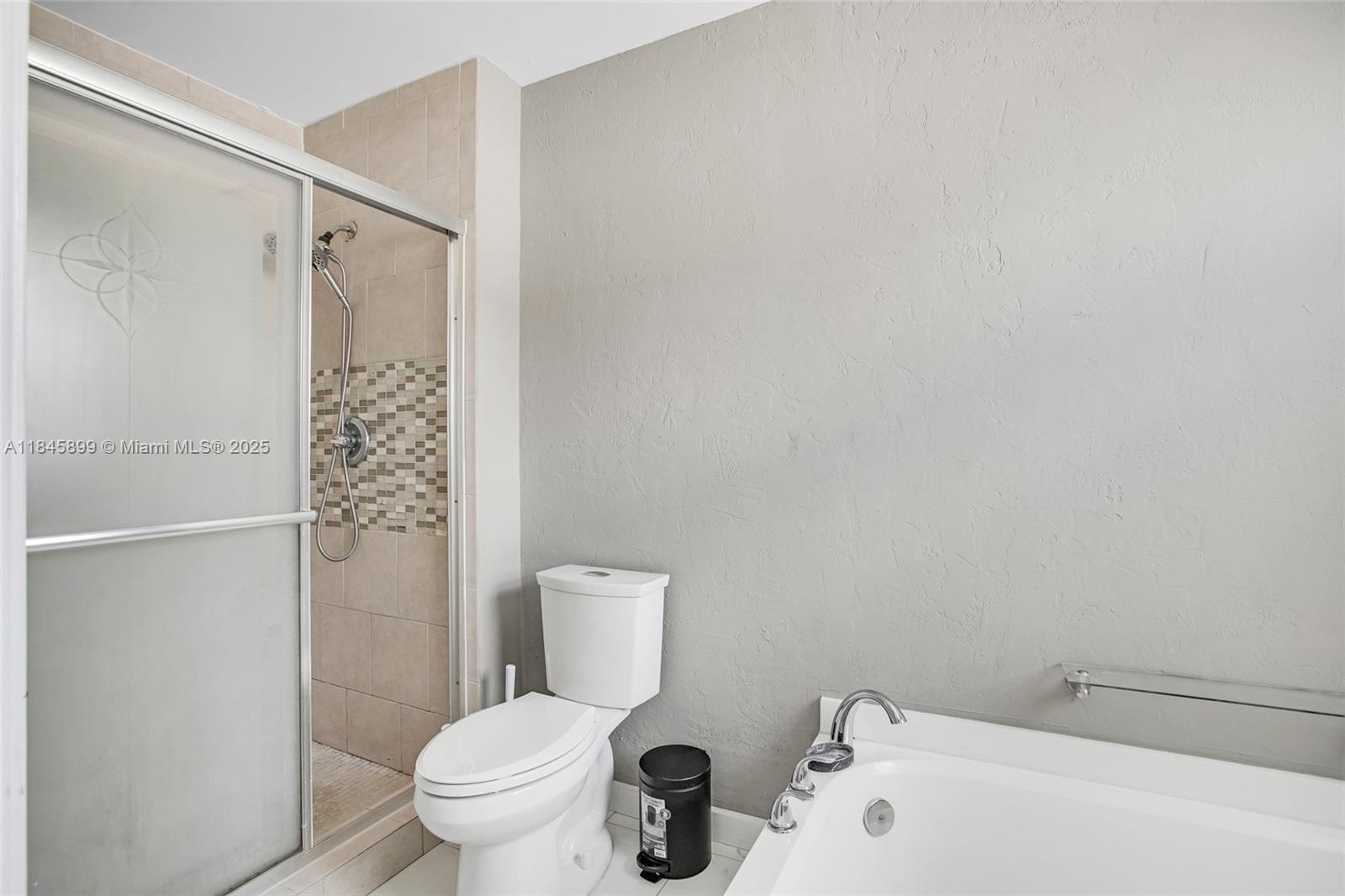 WINSTON PARK SECTION TWO- - Residential Lease