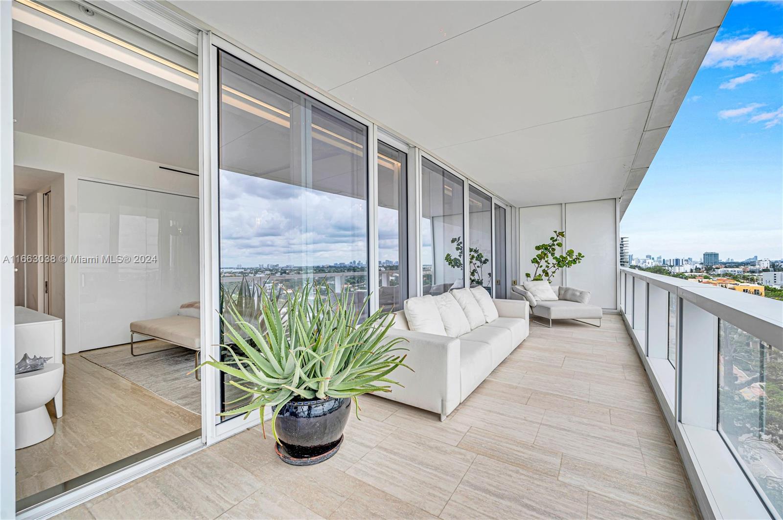SURF CLUB CONDO - Residential