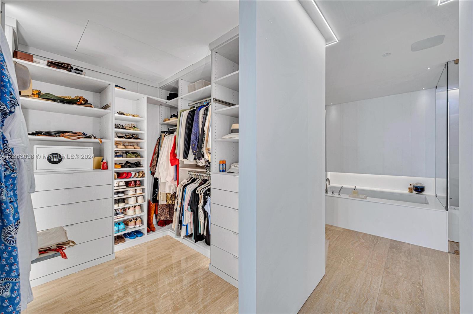 SURF CLUB CONDO - Residential