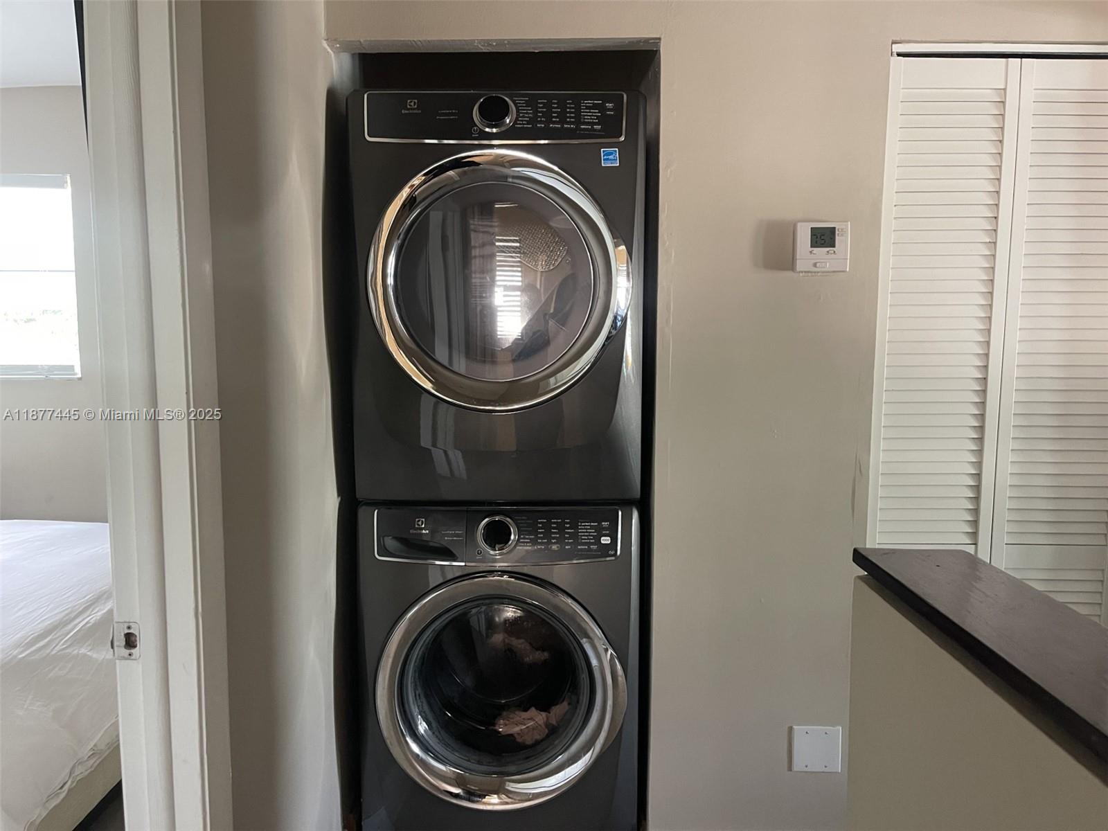 LE PHARE KEY BISCAYNE CON - Residential Lease