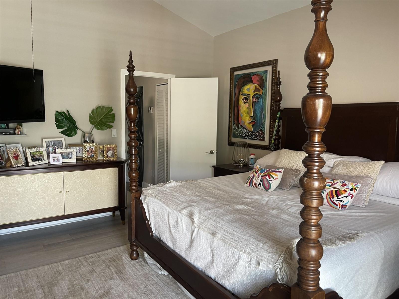 LE PHARE KEY BISCAYNE CON - Residential Lease