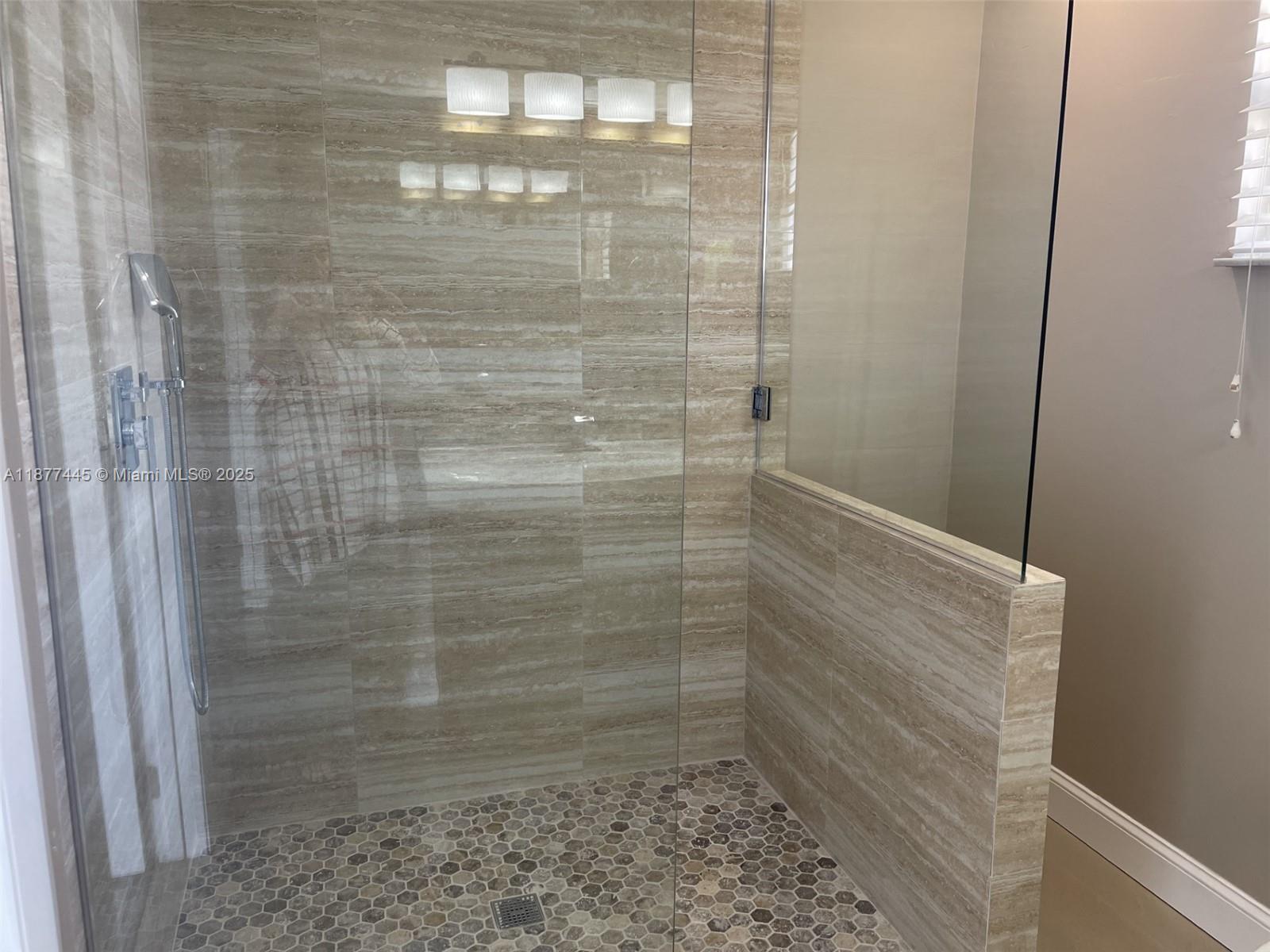 LE PHARE KEY BISCAYNE CON - Residential Lease