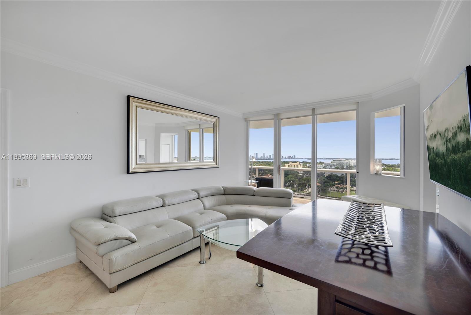 4779 Collins Ave 1706