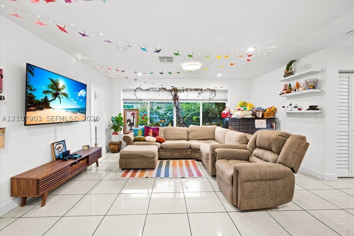 924 SW 15th Ter