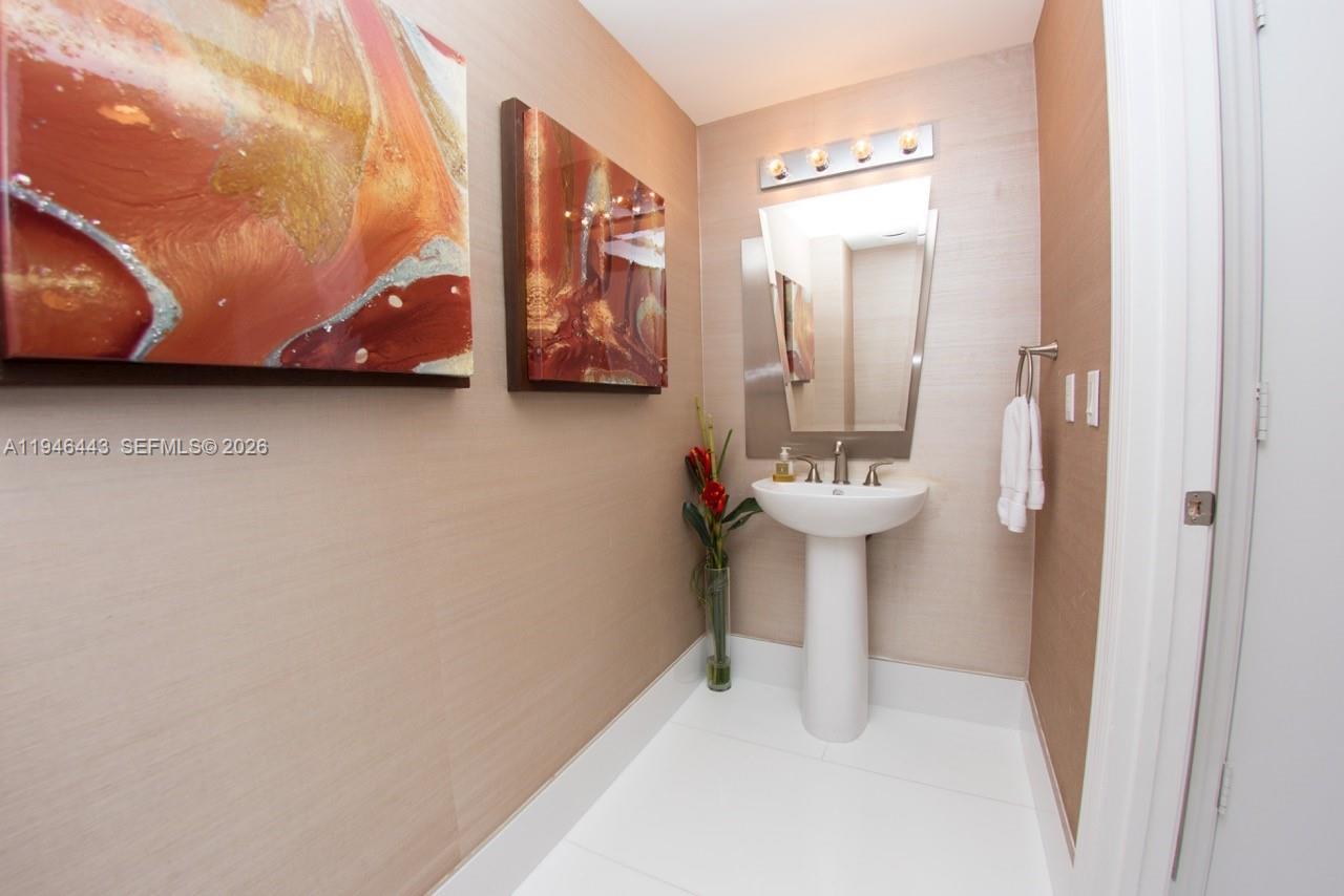 THE PENINSULA II CONDO - Residential