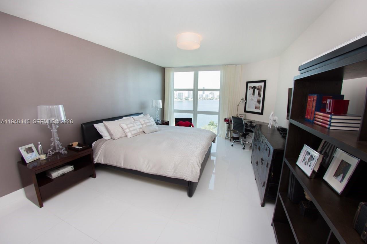 THE PENINSULA II CONDO - Residential