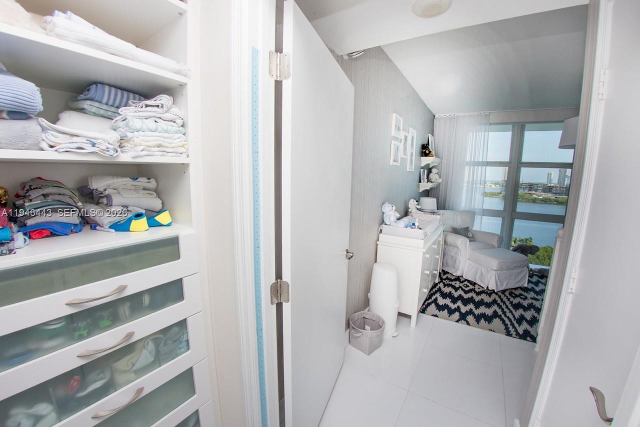 THE PENINSULA II CONDO - Residential