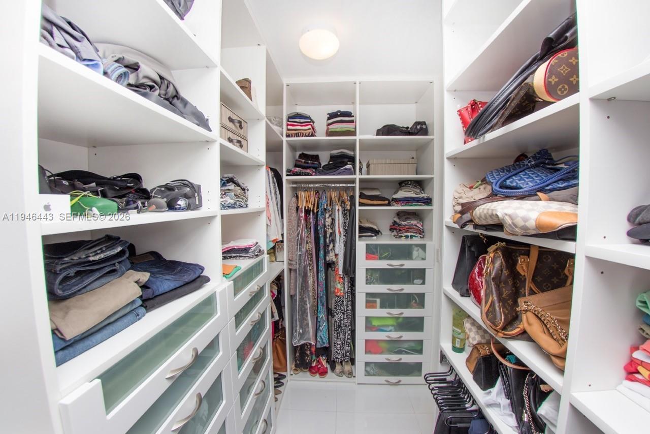 THE PENINSULA II CONDO - Residential