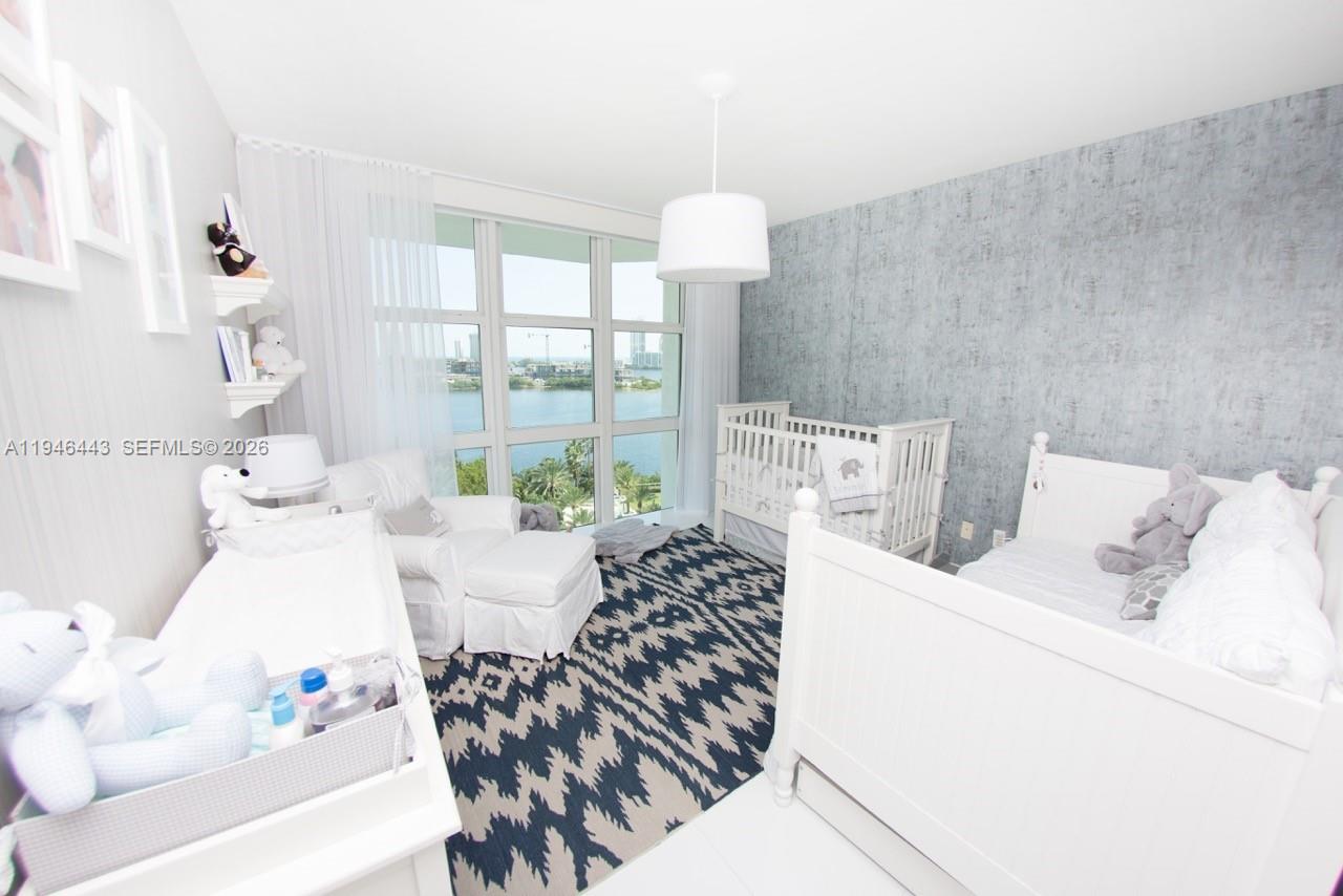 THE PENINSULA II CONDO - Residential