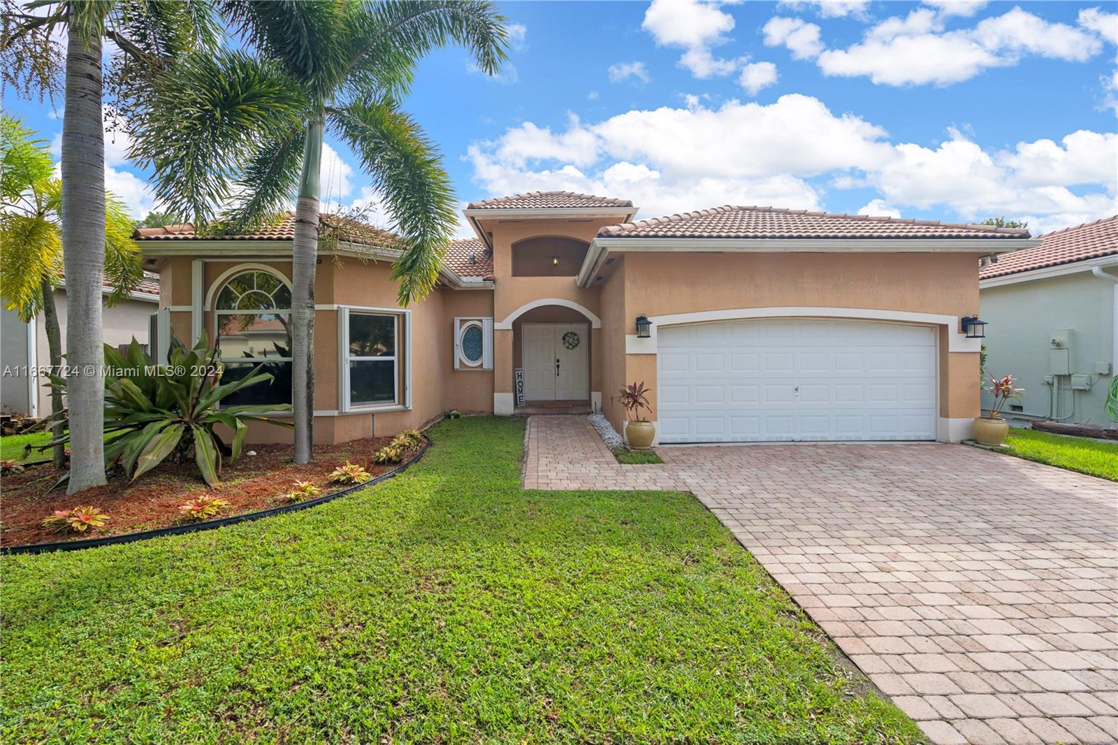 Property for Sale at 1821 Se 17th Avenue, Homestead, Miami-Dade County, Florida - Bedrooms: 4 
Bathrooms: 3  - $539,999