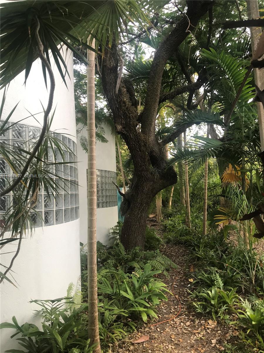 BISCAYNE PARK TERRACE - Residential Lease