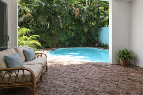 3151 Freeman St Miami FL 33133