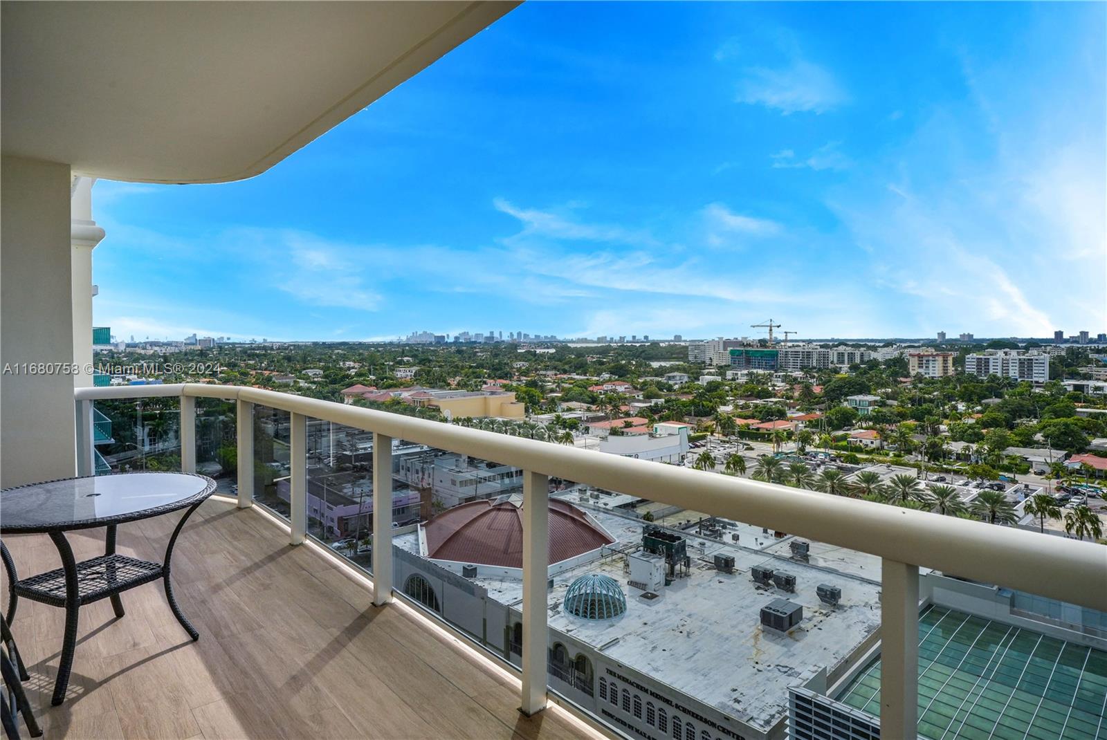 SOLIMAR CONDO - Residential