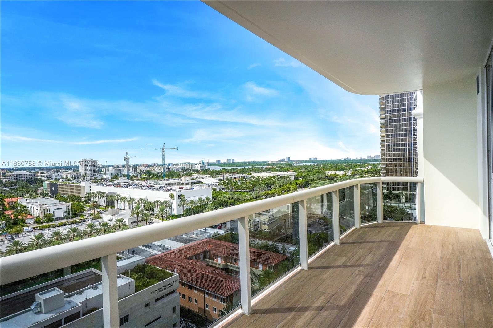 SOLIMAR CONDO - Residential