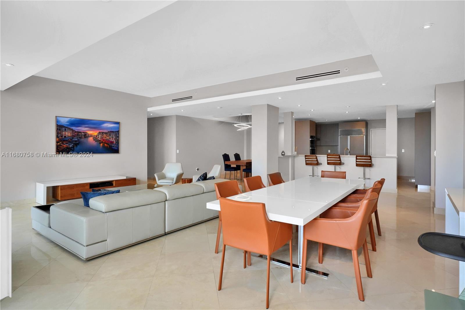 SOLIMAR CONDO - Residential