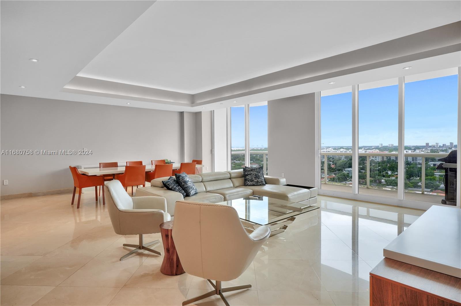 SOLIMAR CONDO - Residential