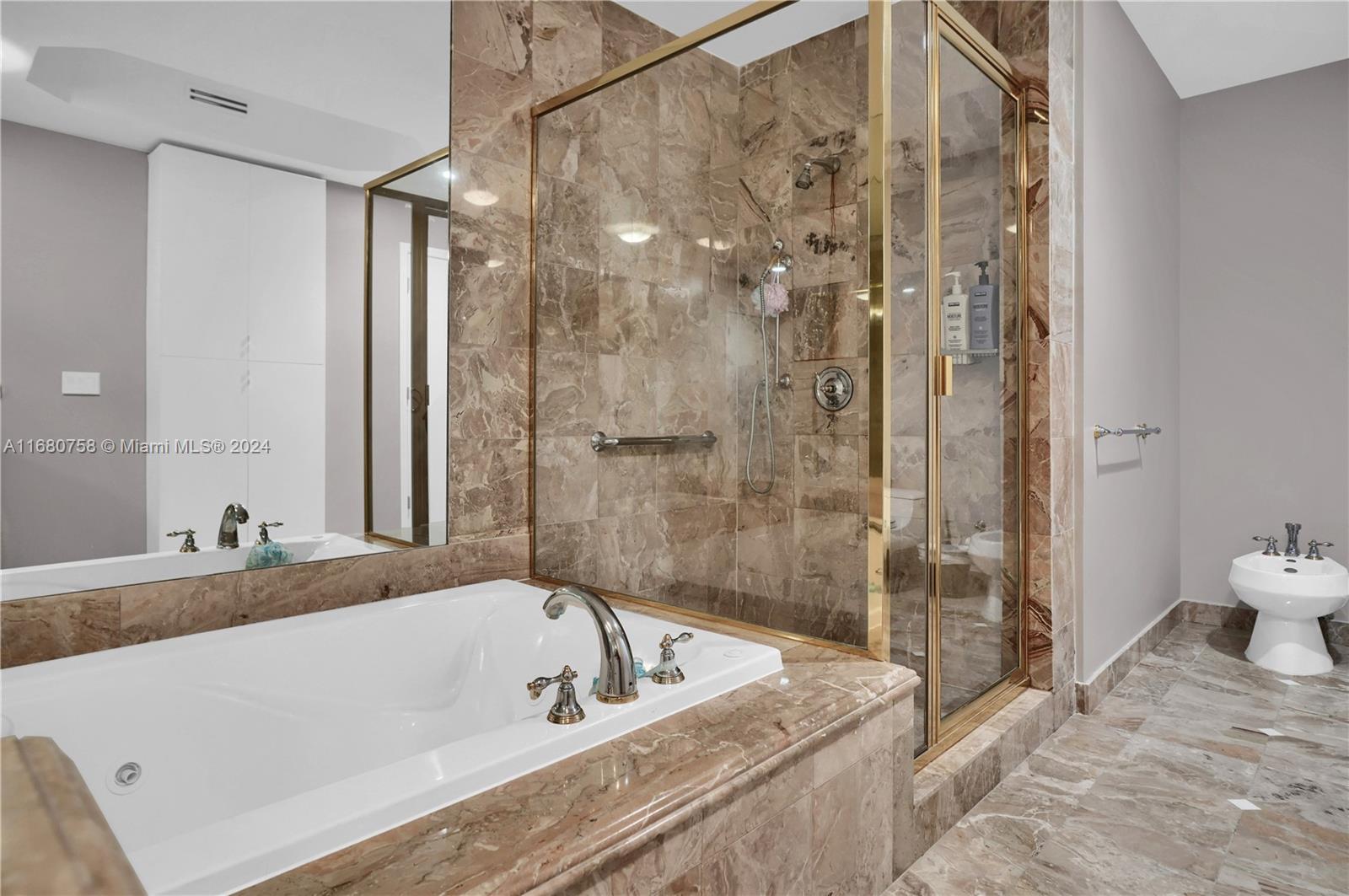 SOLIMAR CONDO - Residential