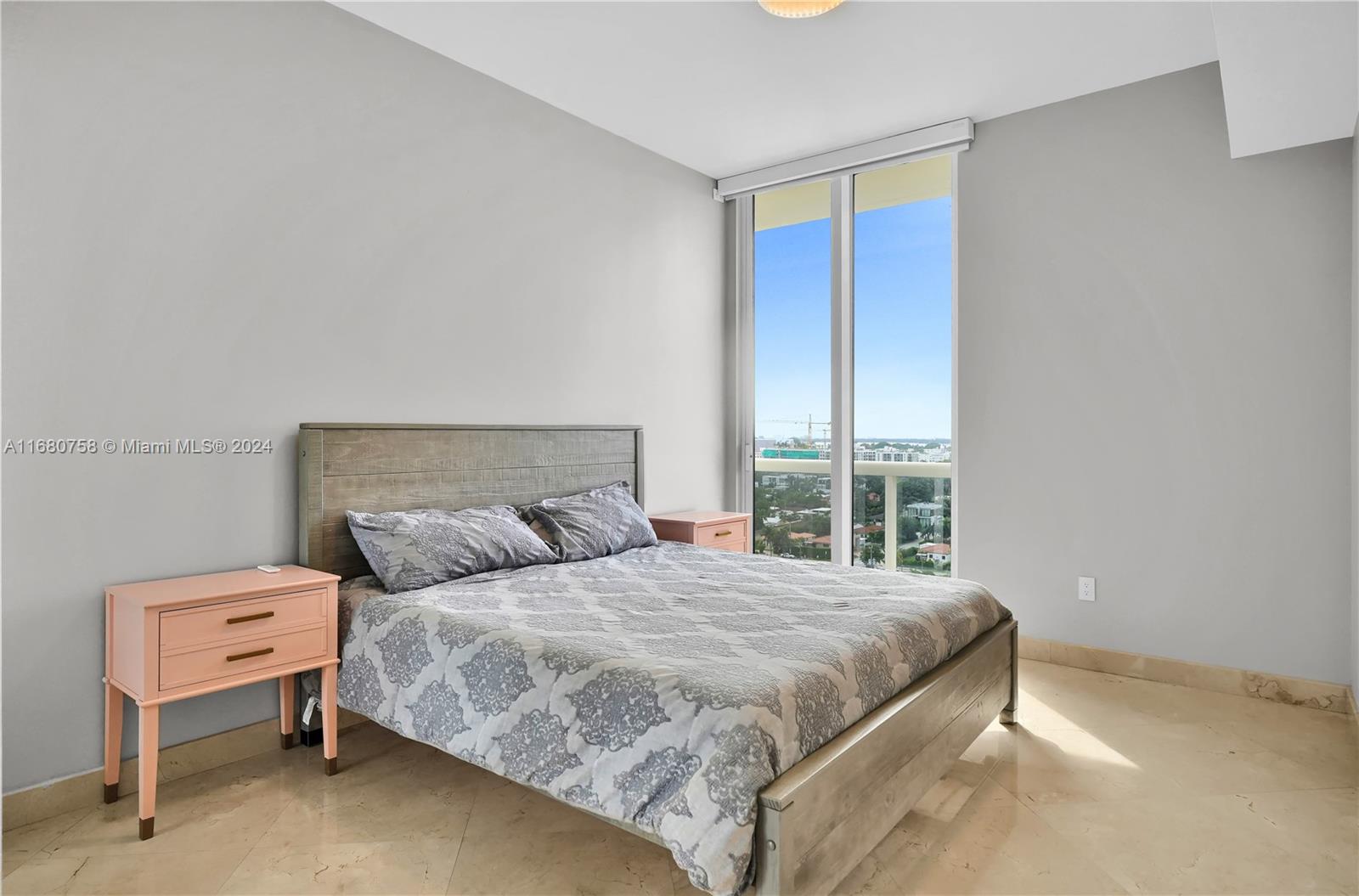 SOLIMAR CONDO - Residential