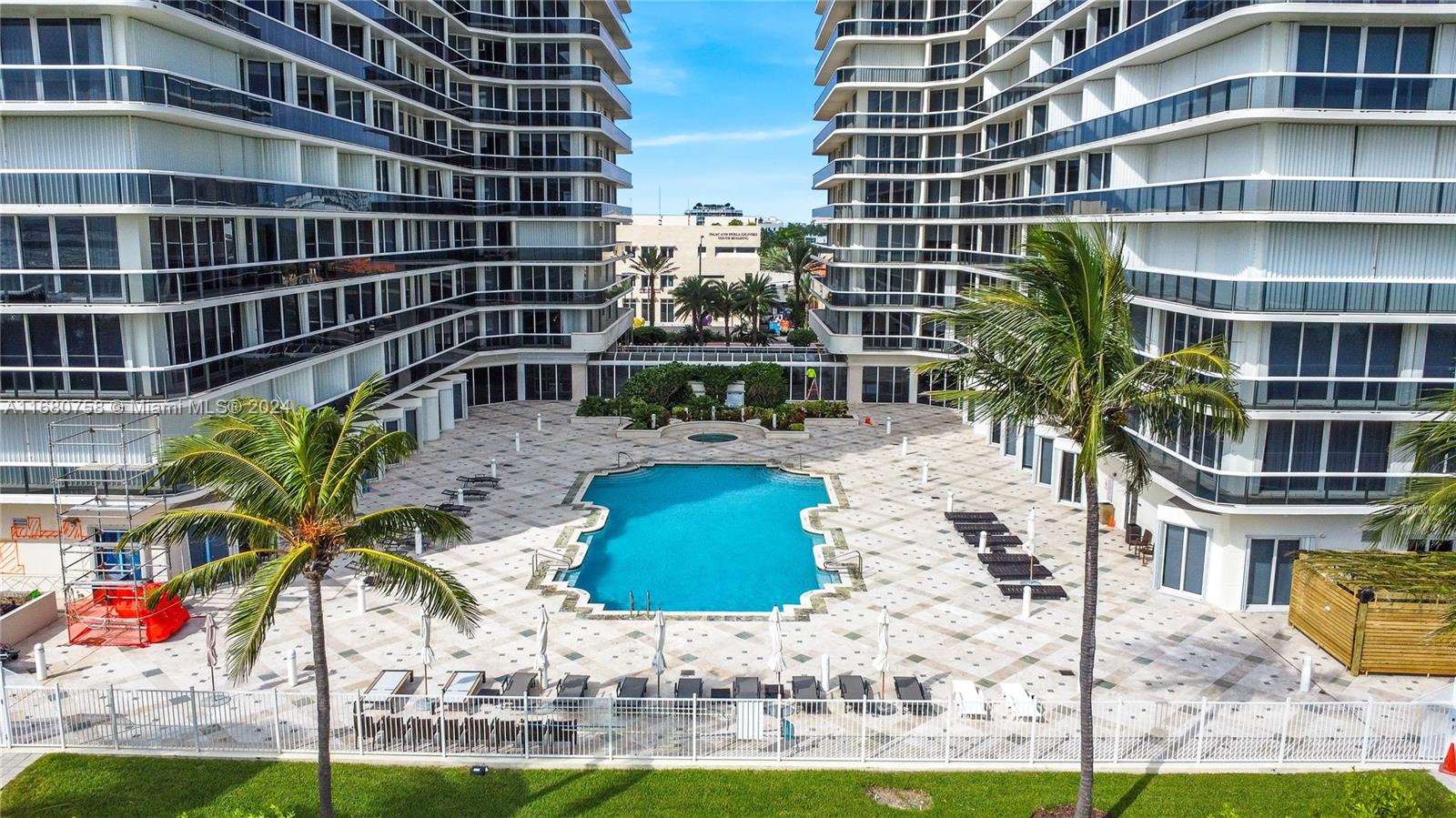 SOLIMAR CONDO - Residential