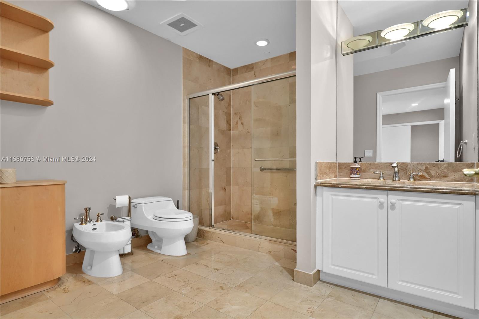 SOLIMAR CONDO - Residential