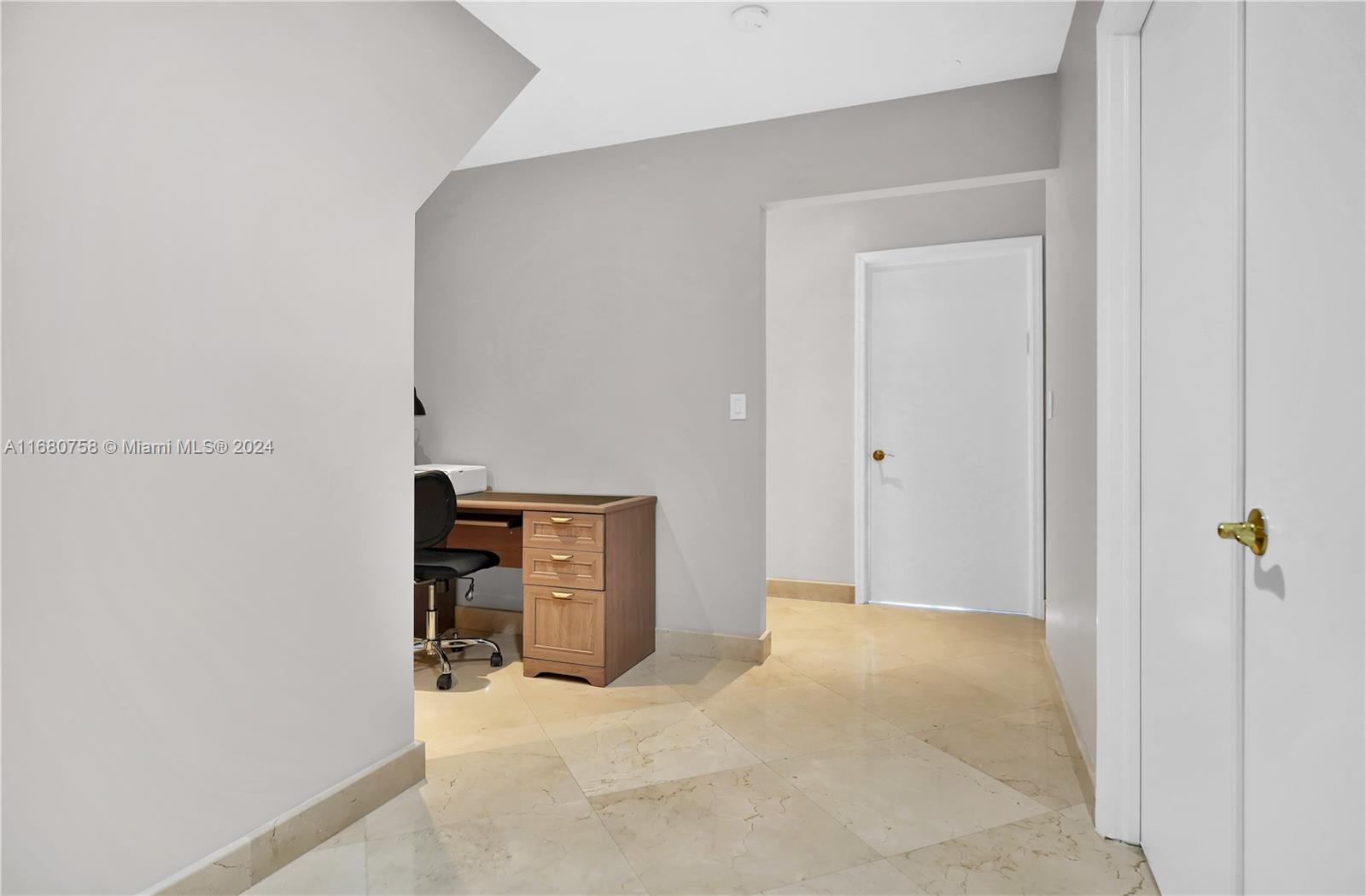 SOLIMAR CONDO - Residential