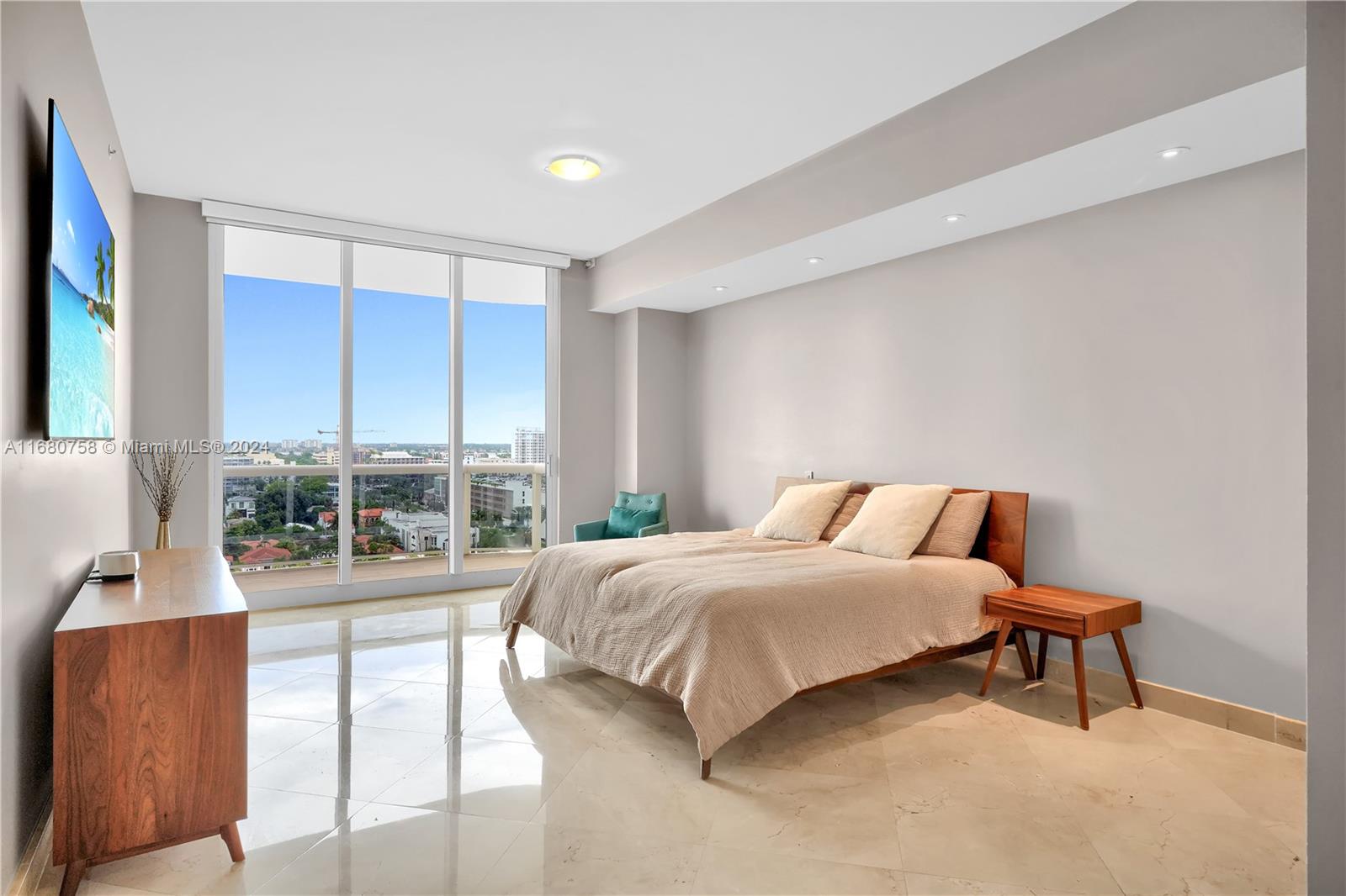 SOLIMAR CONDO - Residential