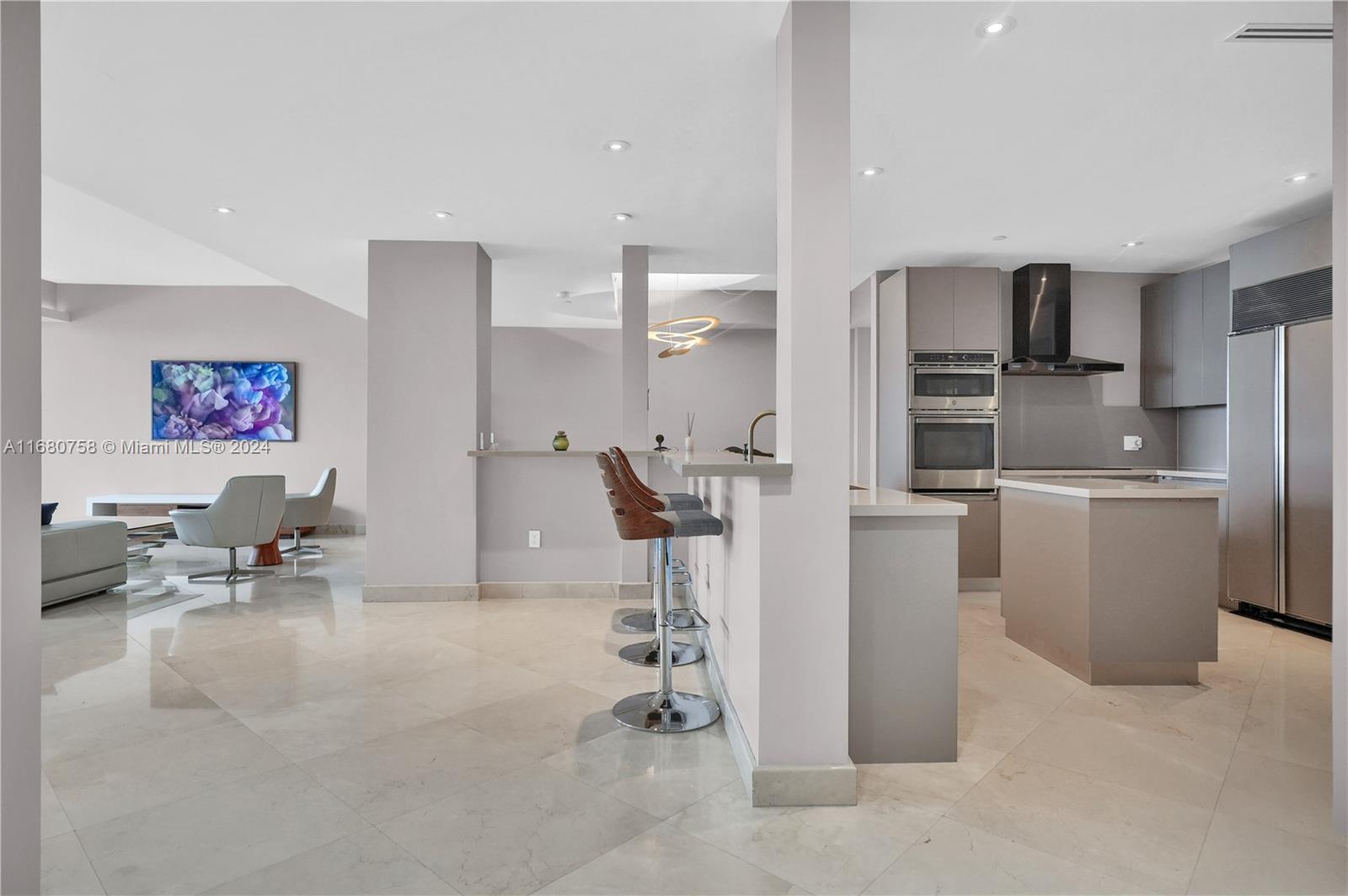 SOLIMAR CONDO - Residential