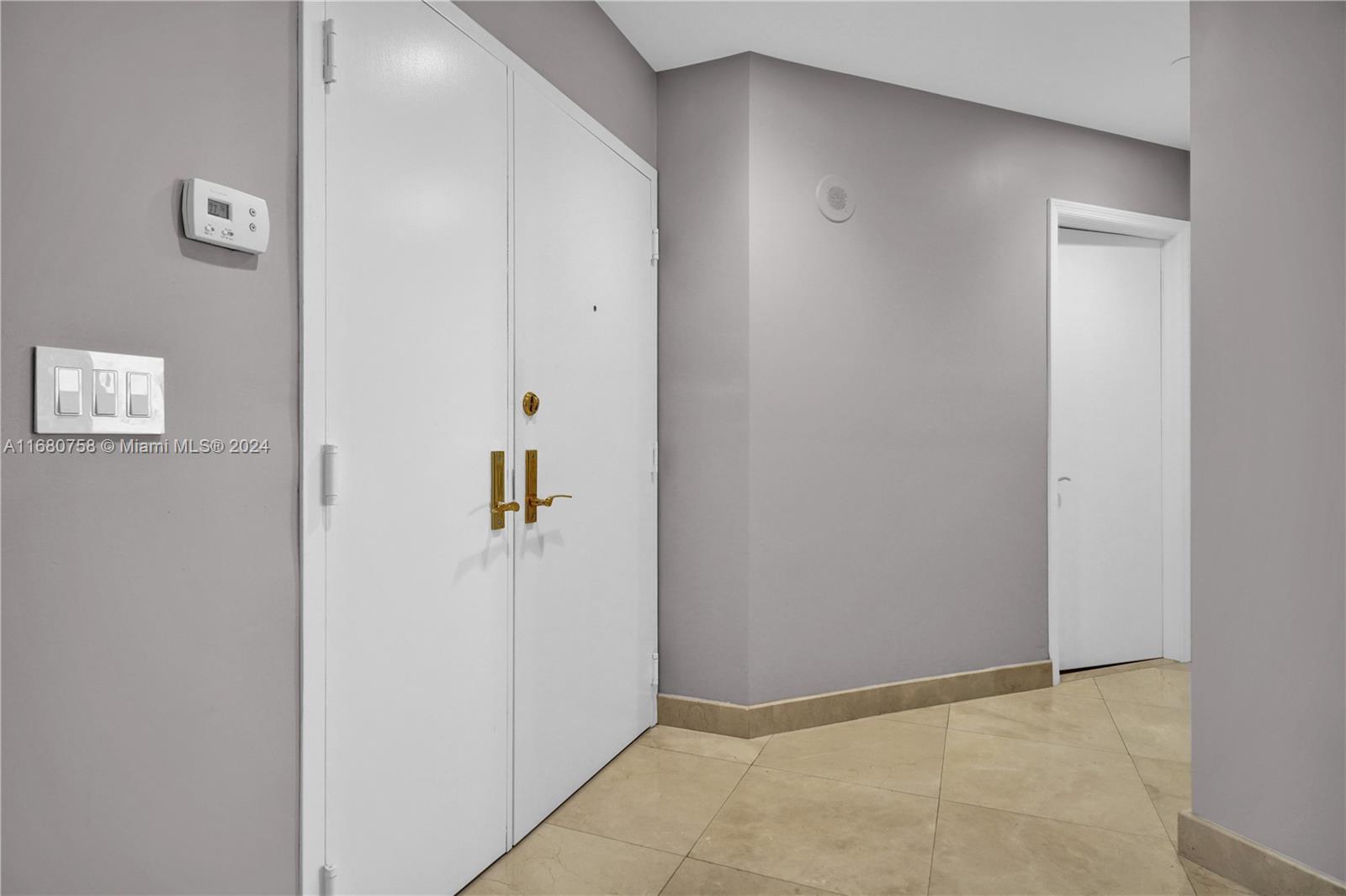 SOLIMAR CONDO - Residential