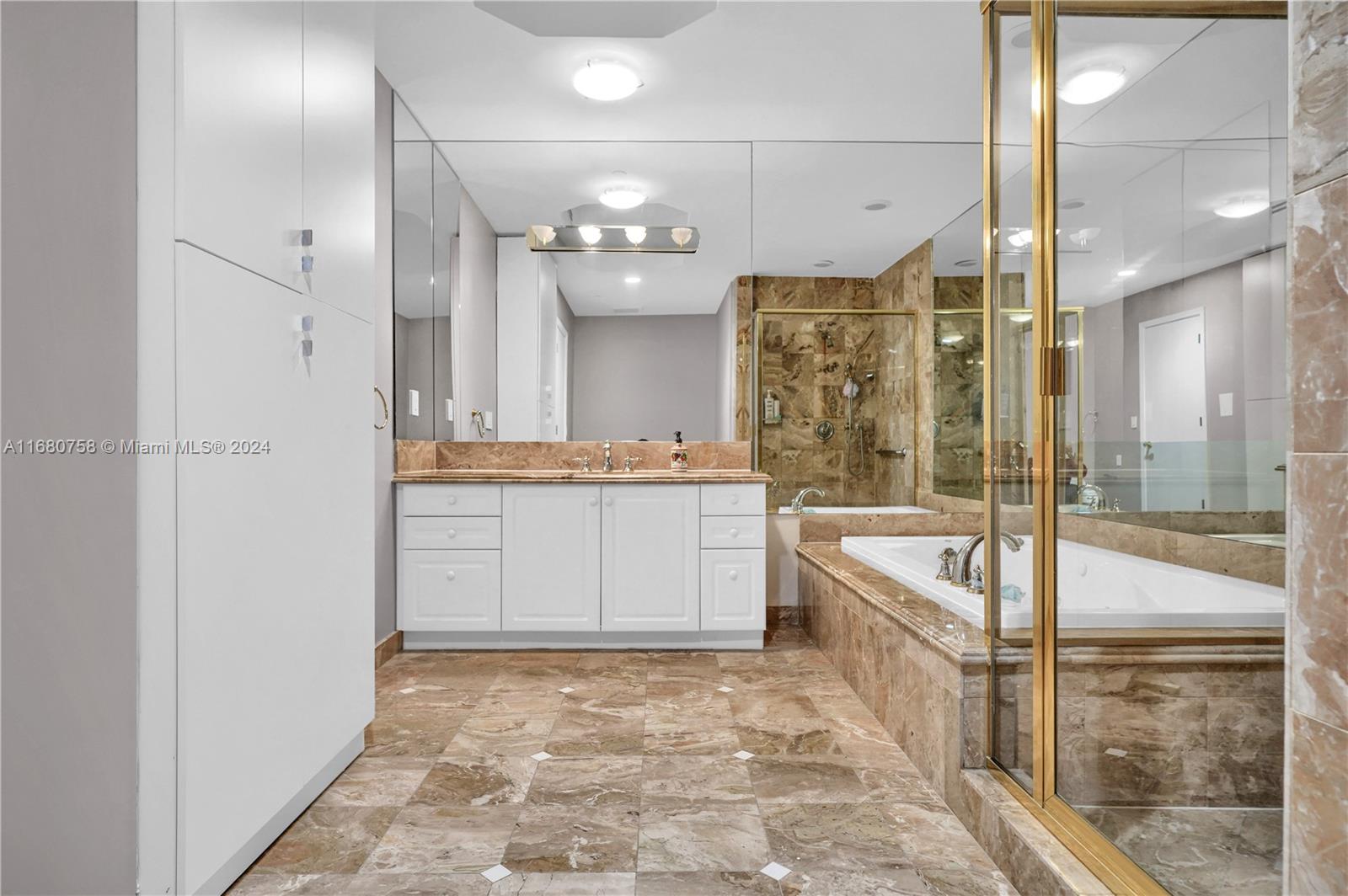 SOLIMAR CONDO - Residential
