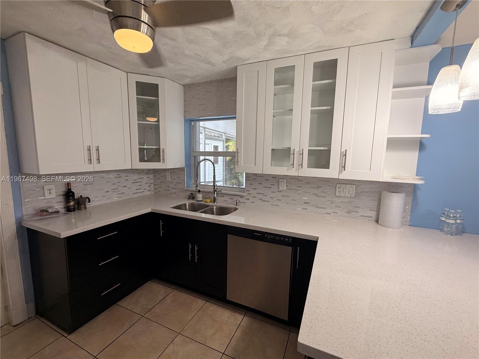 COUNTRY LAKE MANORS SEC 3 - Residential