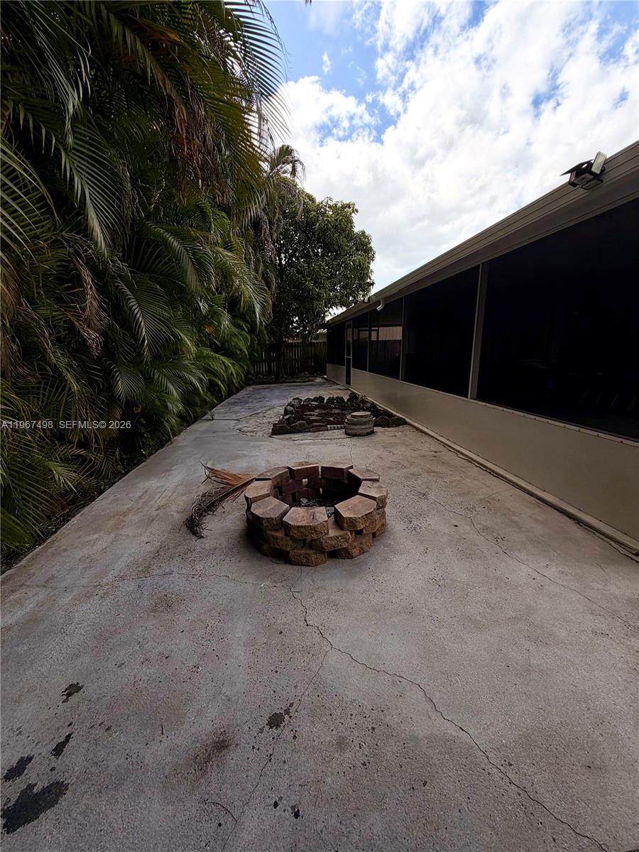 COUNTRY LAKE MANORS SEC 3 - Residential