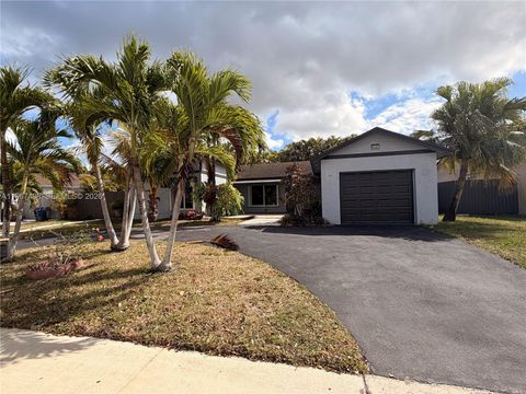 6080 NW 199th St Hialeah FL 33015