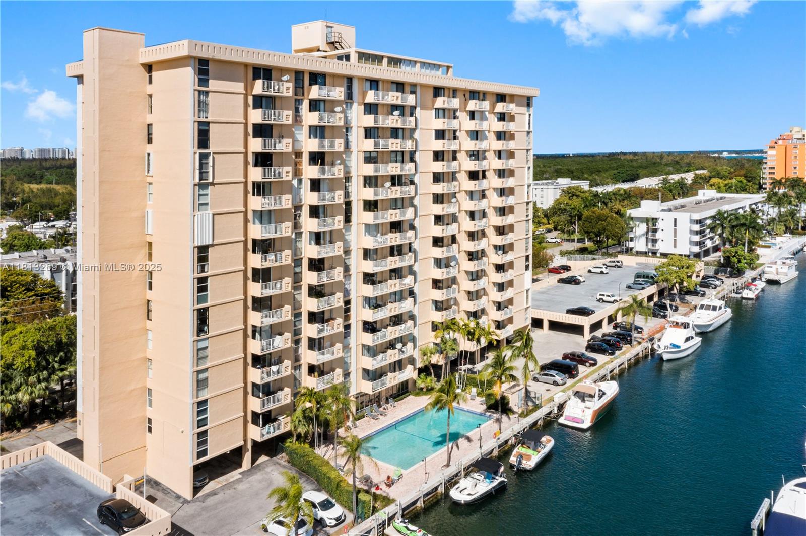 VECINO DEL MAR CONDO - Residential Lease